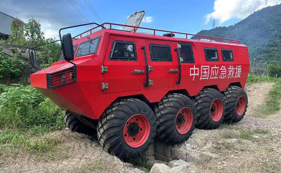 8x8 Wheeled All-Terrain Vehicle