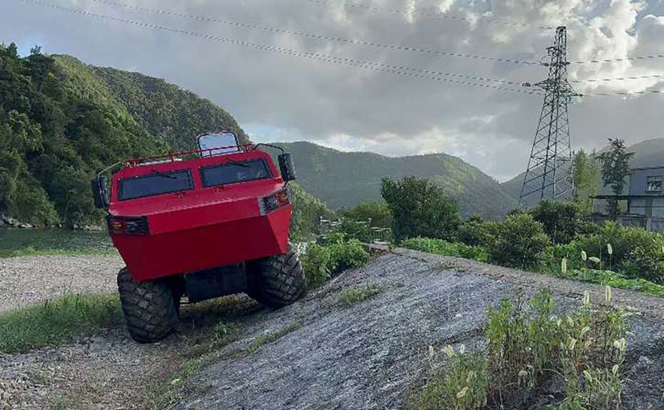 8x8 Wheeled All-Terrain Vehicle